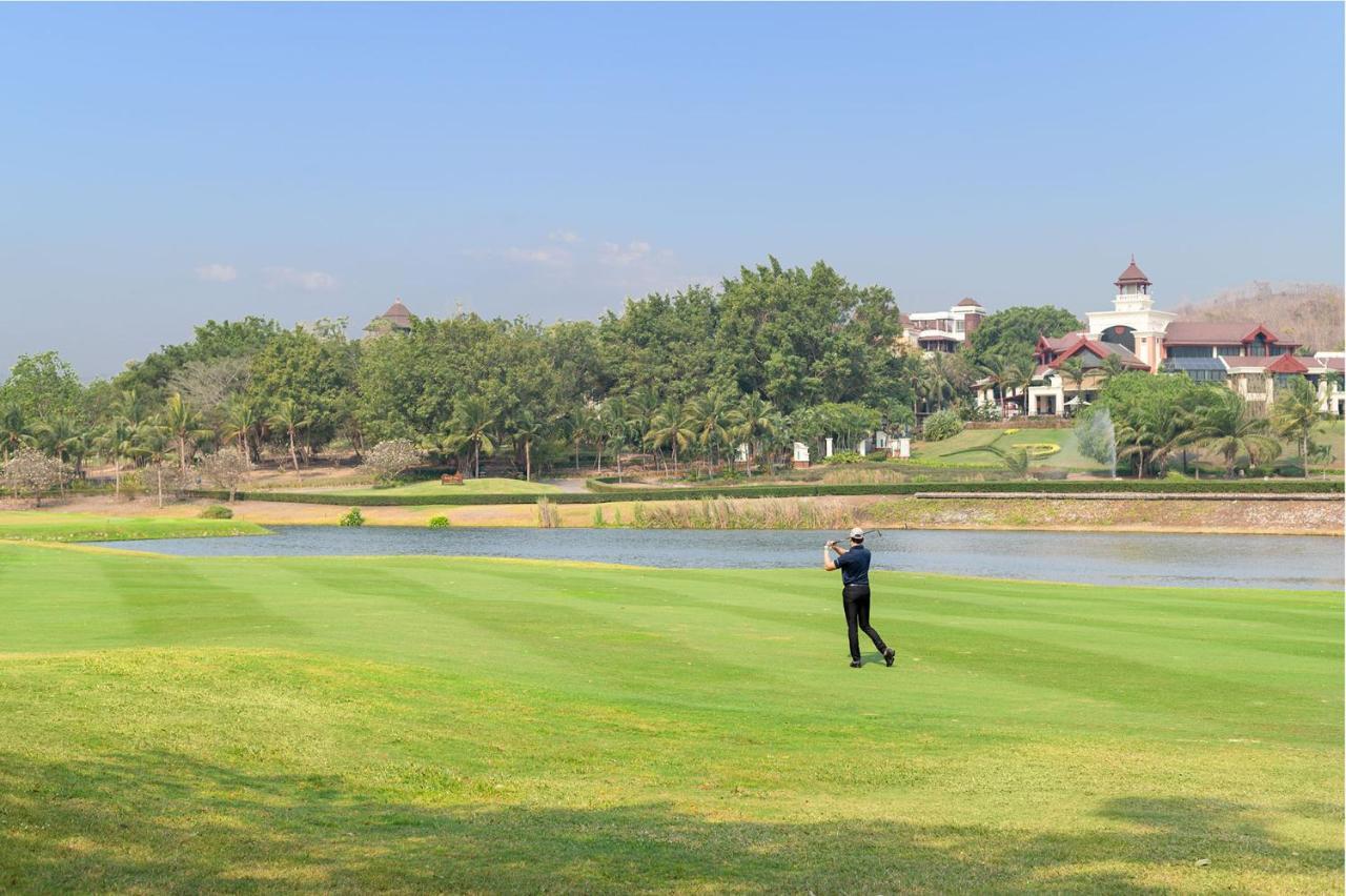 Springfield Village Golf & Spa Ча Ам Екстериор снимка