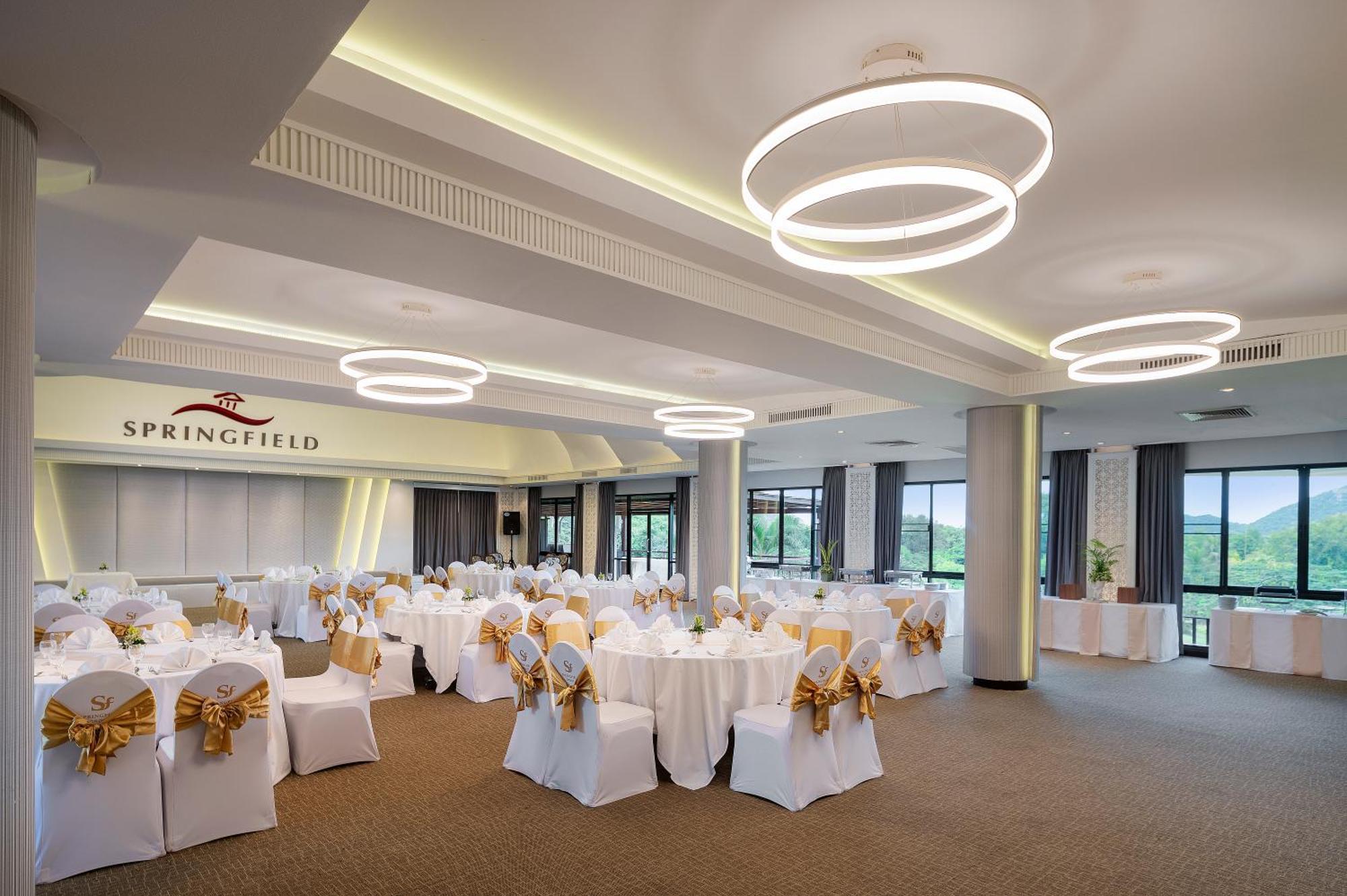Springfield Village Golf & Spa Ча Ам Екстериор снимка