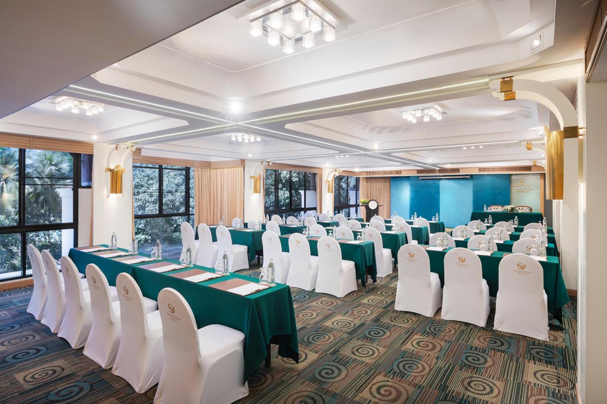 Springfield Village Golf & Spa Ча Ам Екстериор снимка